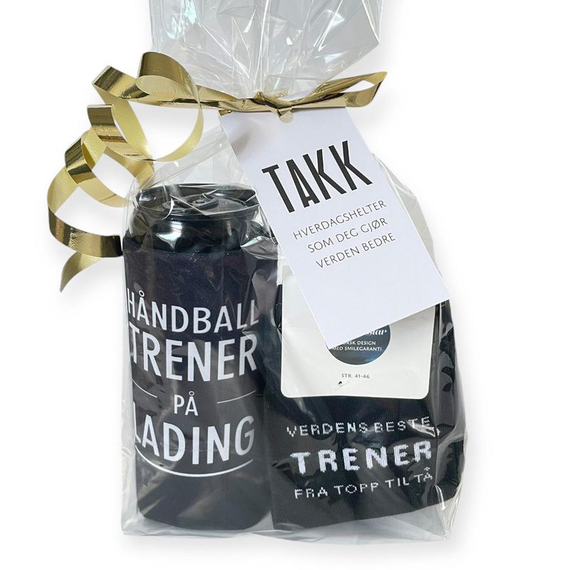 Sett til håndballtreneren med strømper og bokskjøler